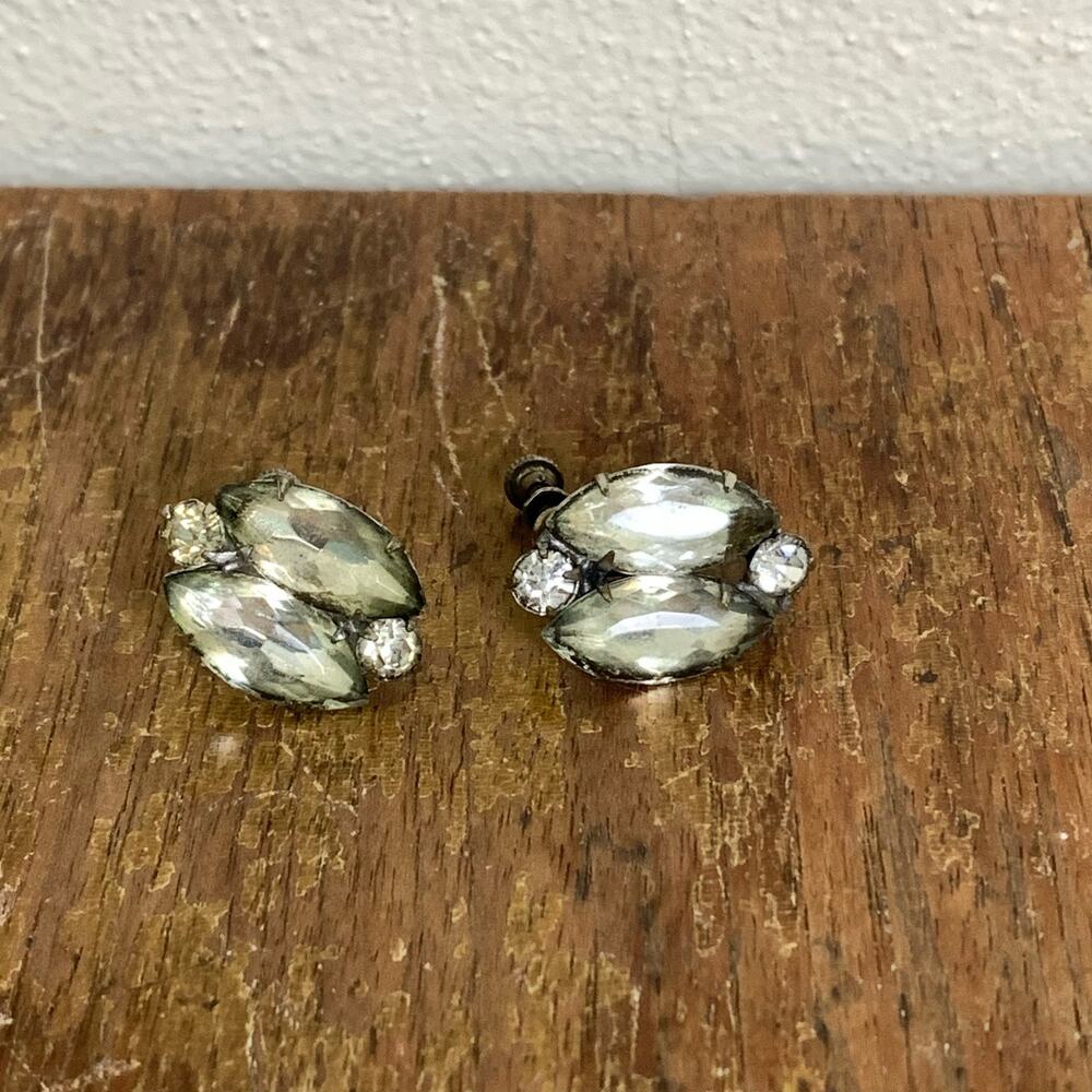 Vintage 30s 40s STERLING white‎ clear Rhinestone Cluster Screw back earrings